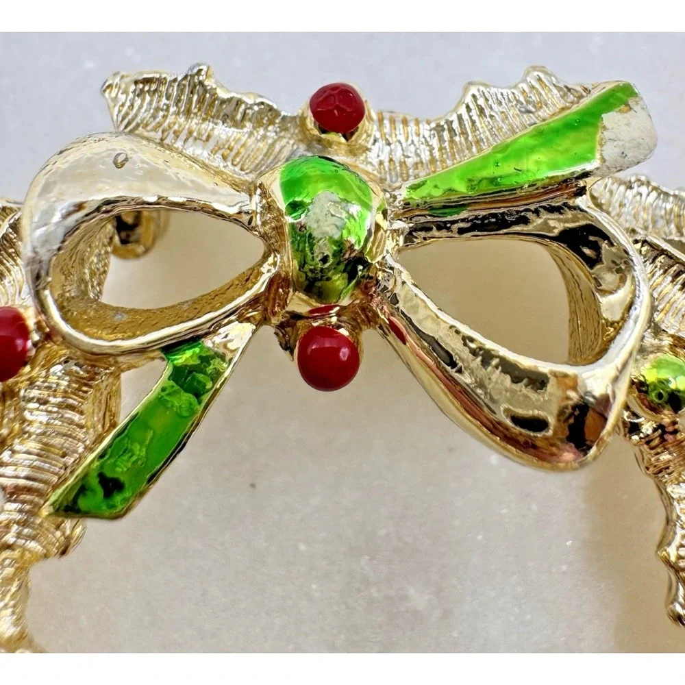Vintage Christmas‎ Wreath Brooch Gerry's Gold Tone Red Green Bow Holiday Pin